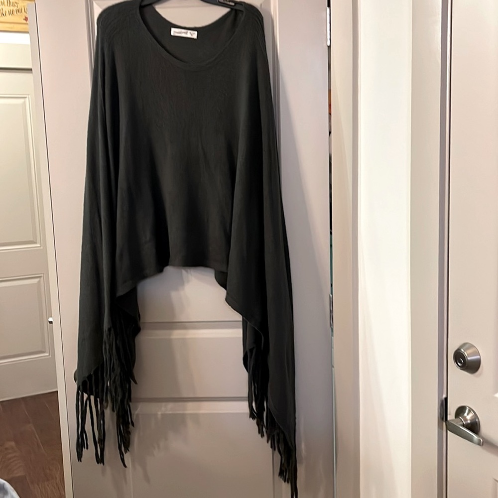 Abercrombie & Fitch Fringe Poncho One Size